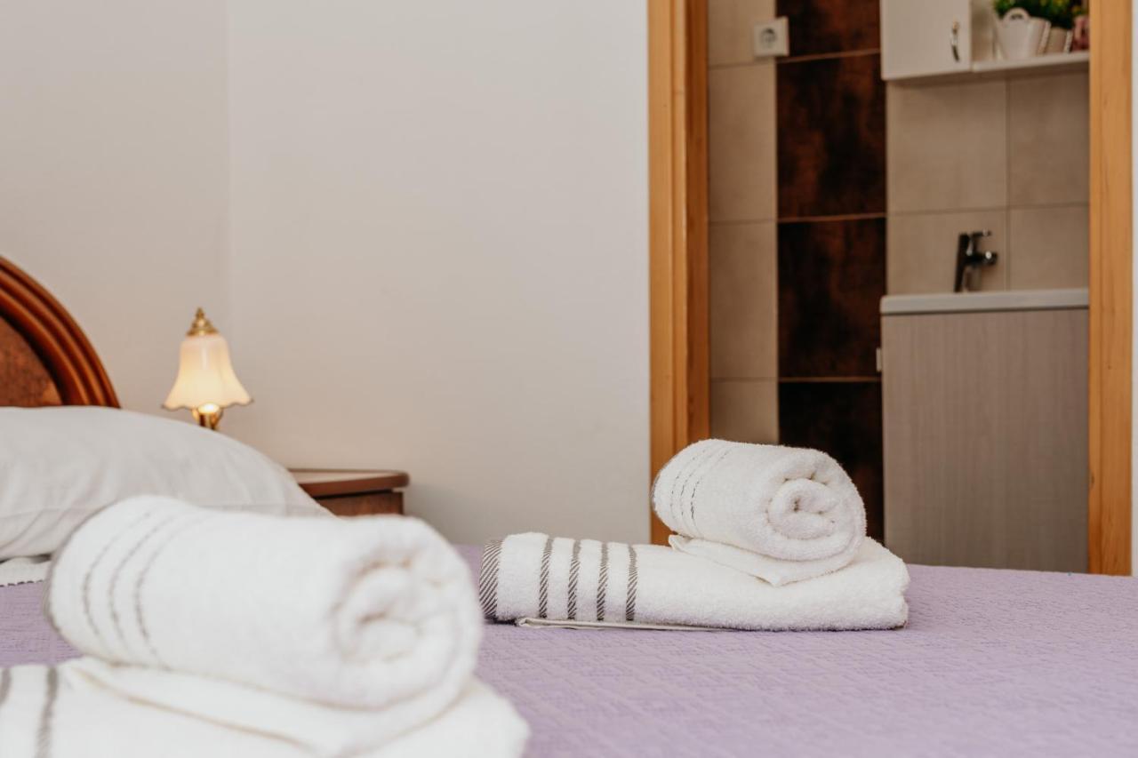 Apartman Neli Vir Exteriör bild
