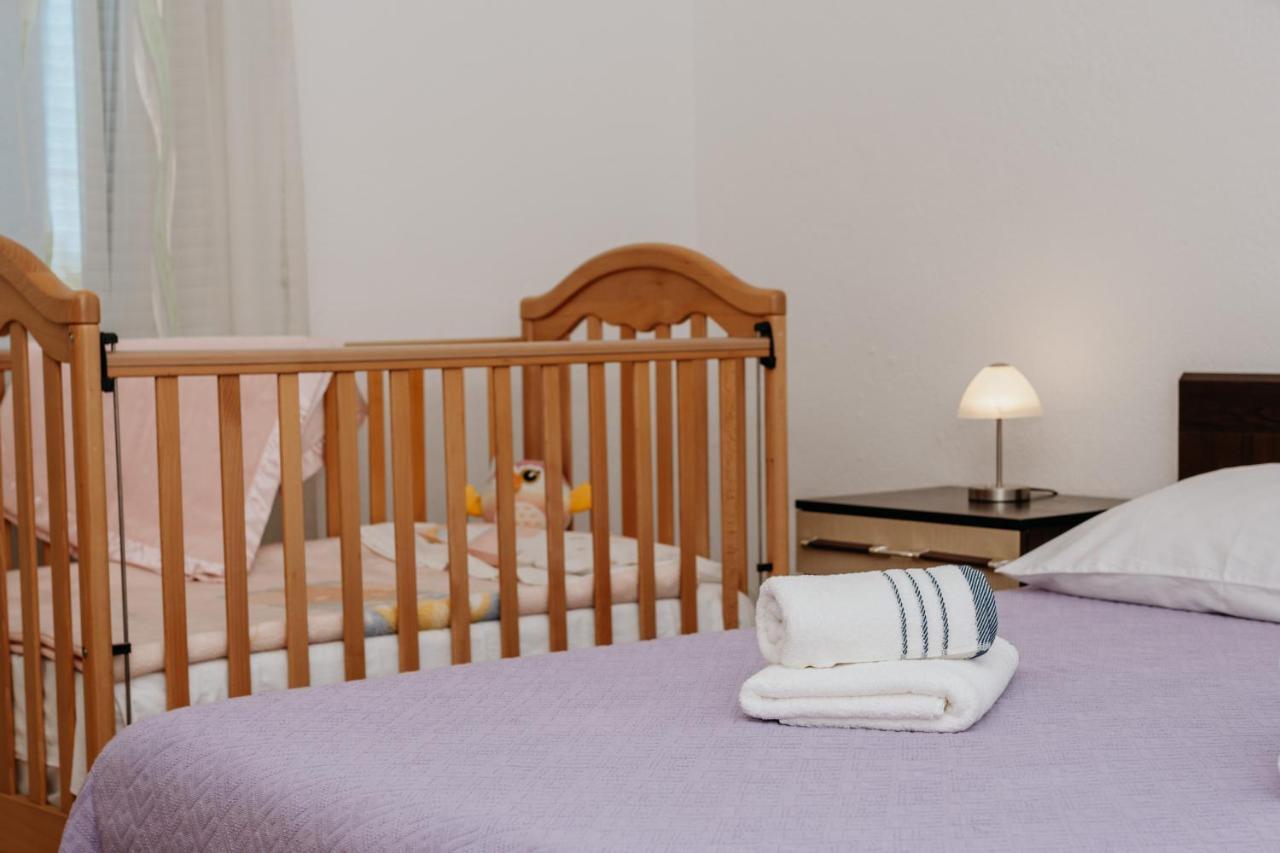 Apartman Neli Vir Exteriör bild